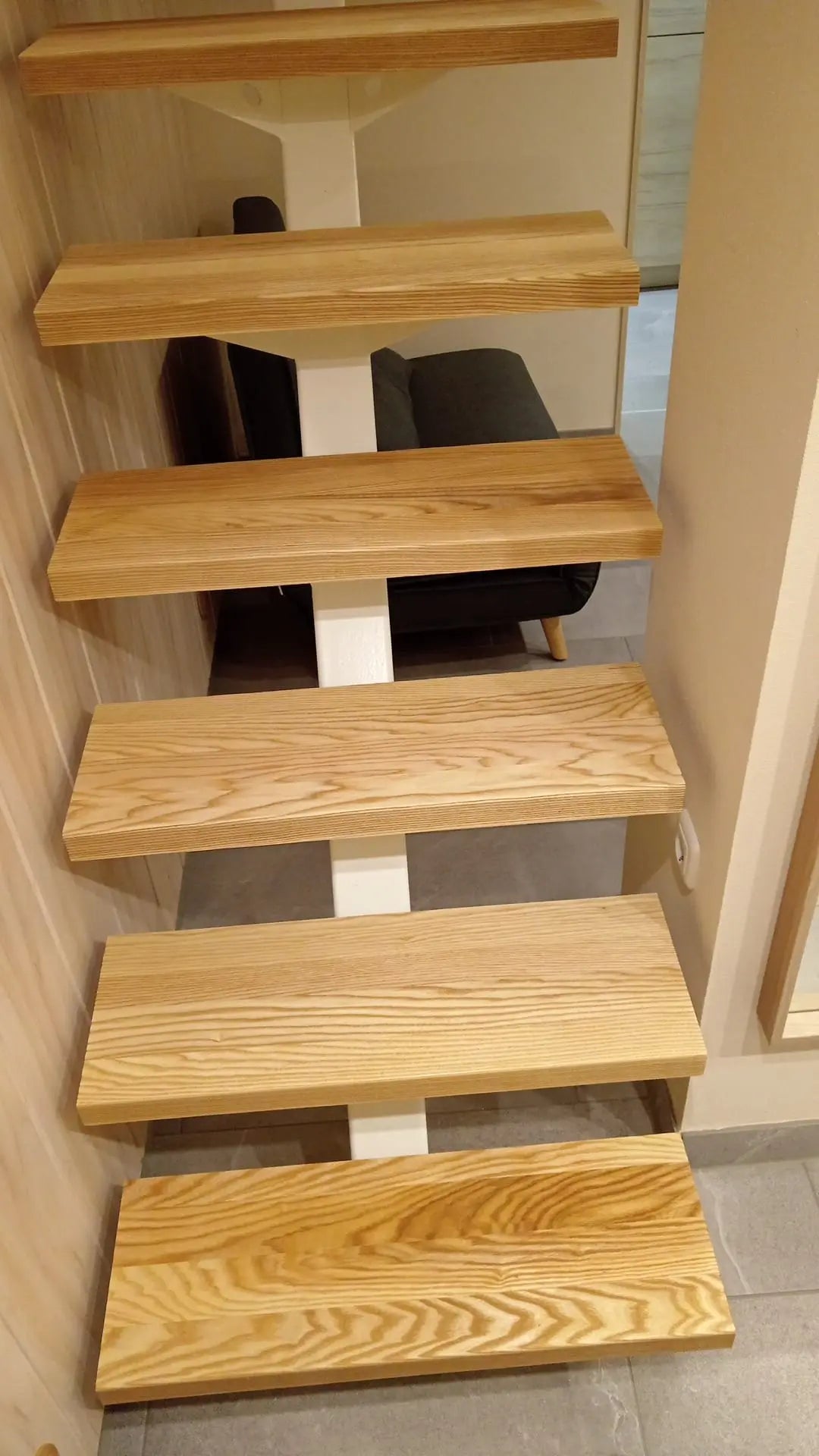 Treppenstufe Esche Massivholz 40 mm - Stufenprofi
